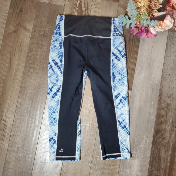 VSX Victoria’s Secret Sport Blue Tie-dye Knockout Tight Legging Capri Pants XS - Picture 4 of 16
